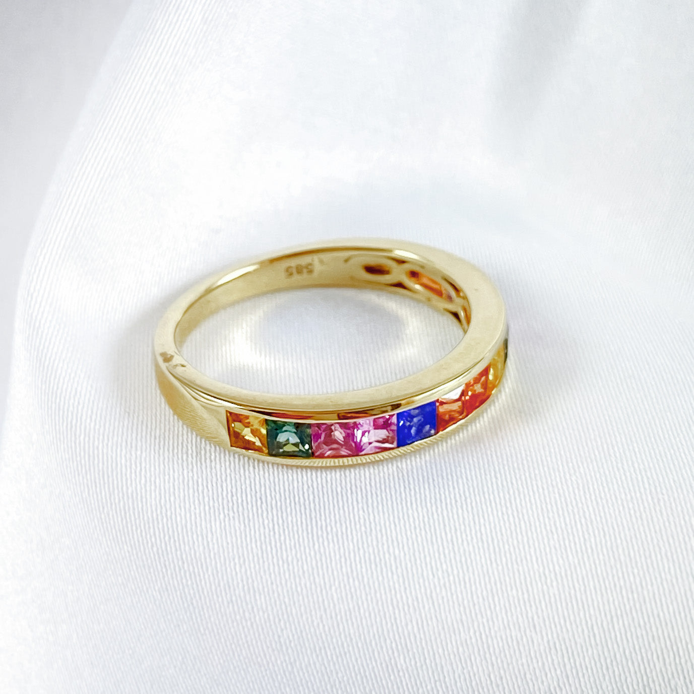 Oro Rainbow Ring