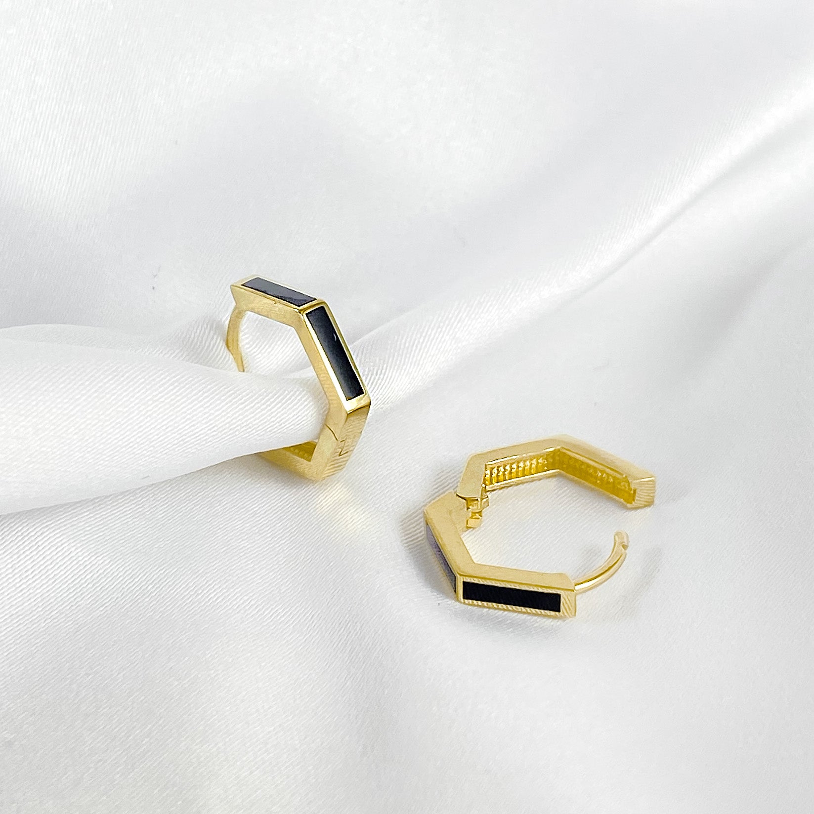 Geometric Emaille Hoops