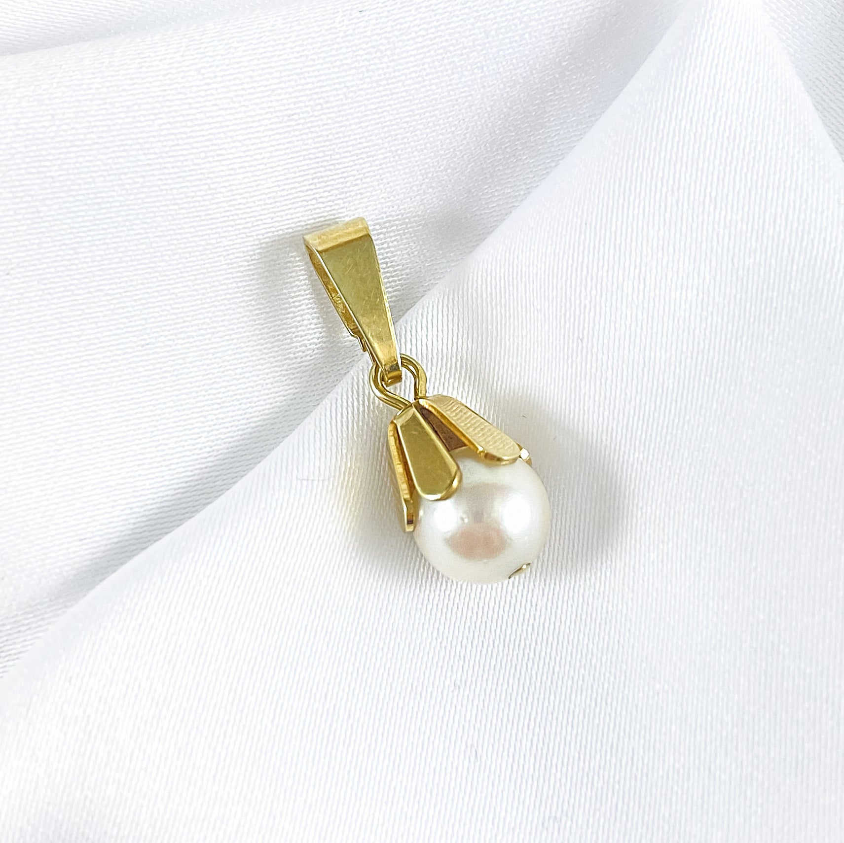 Golden Pearl Pendant