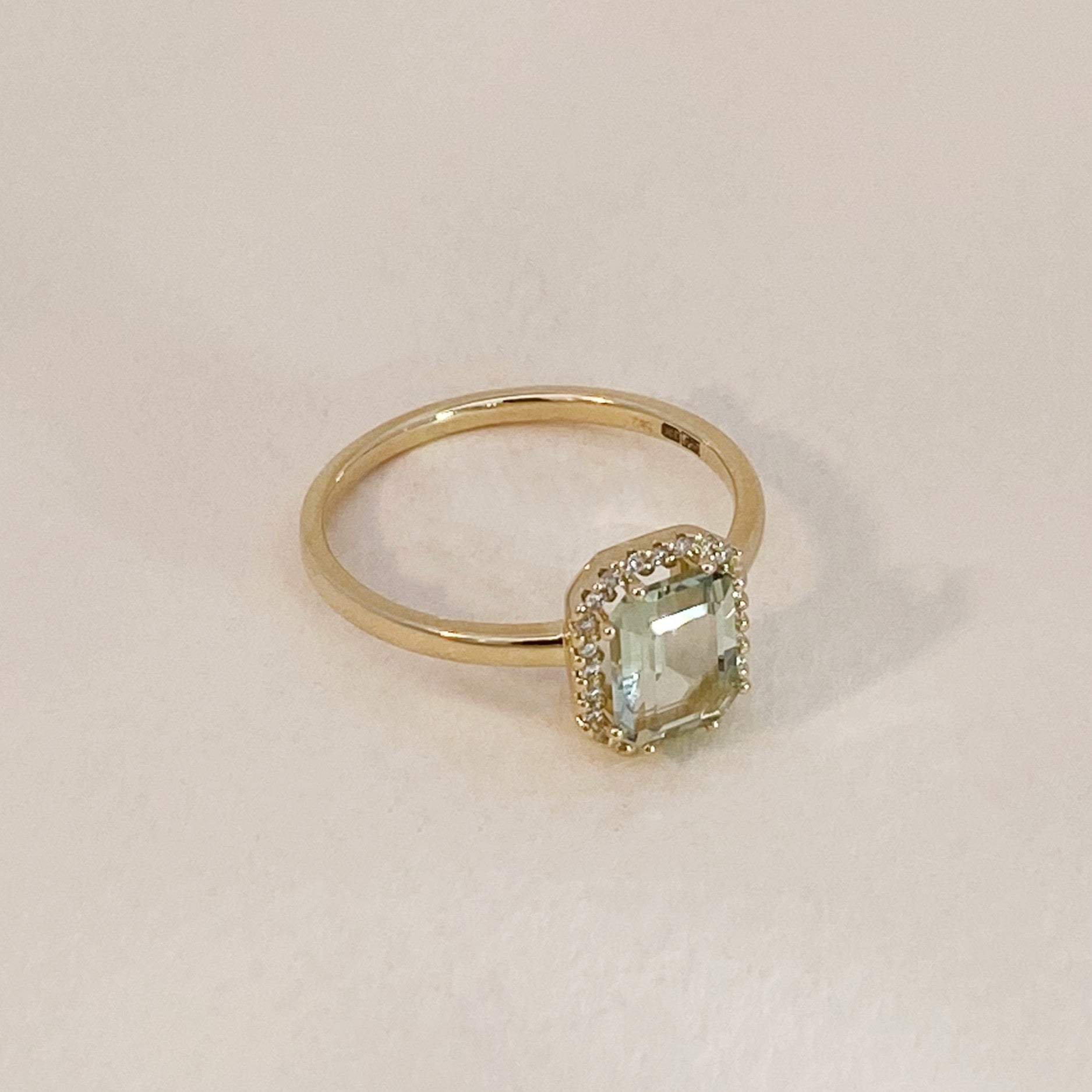 Amethyst diamonds ring