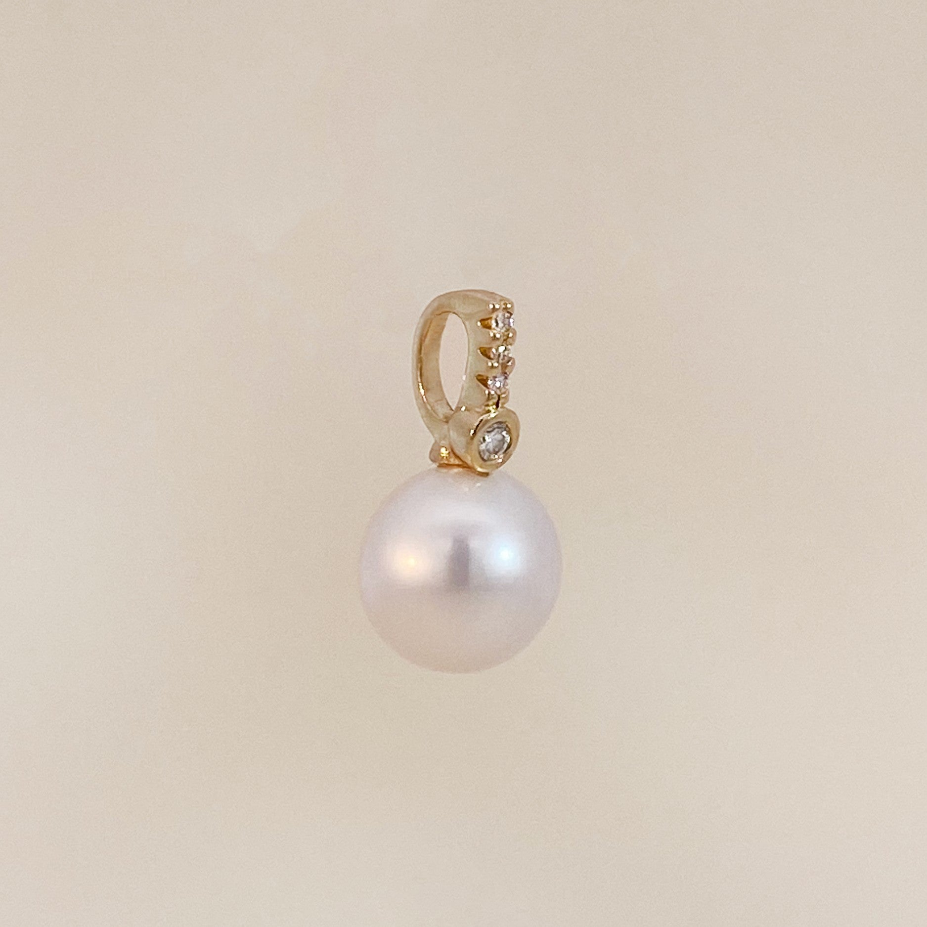 Pearl Pendant Diamonds