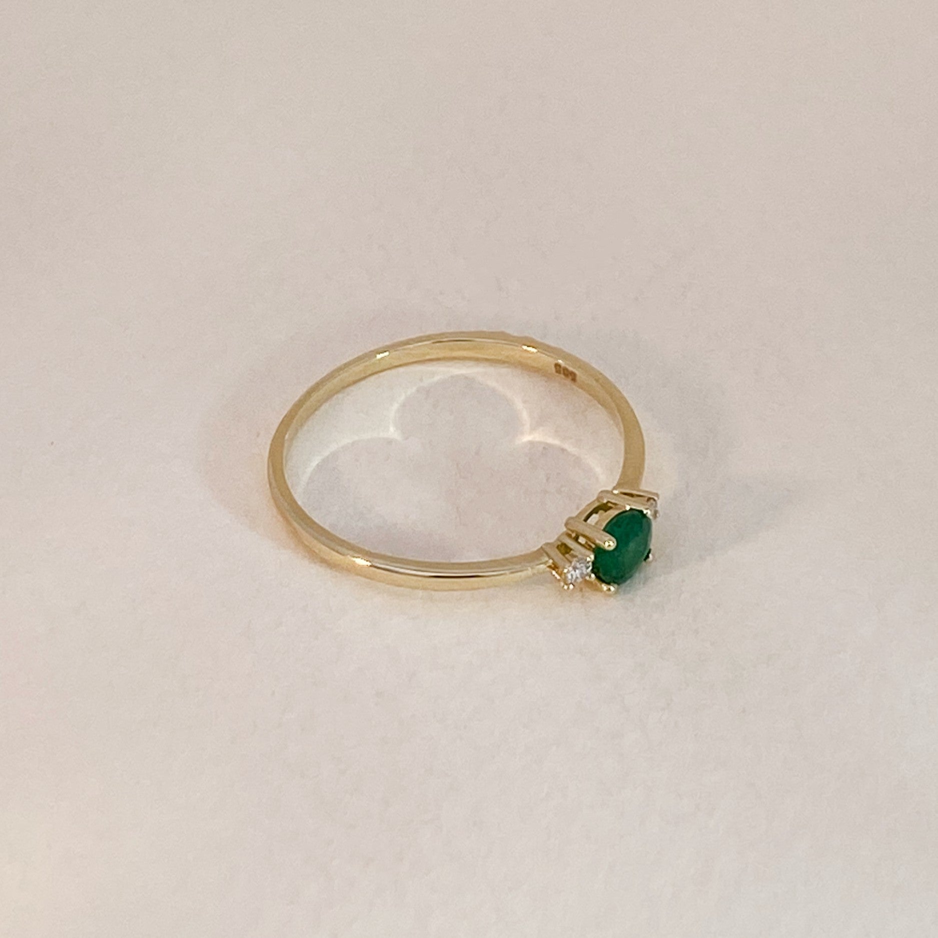 Smaragd ring met diamant