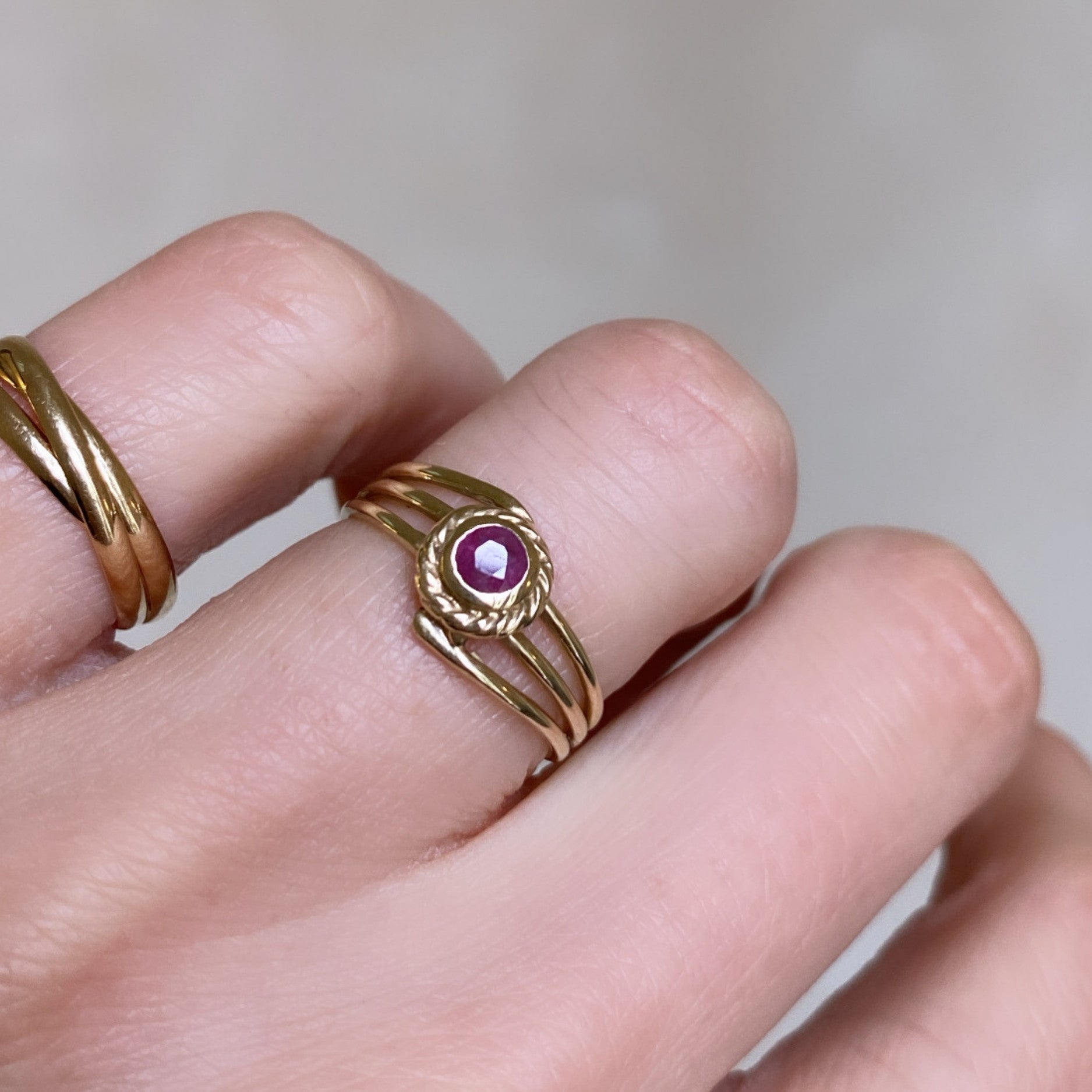 Vintage Golden Pink Sapphire Ring