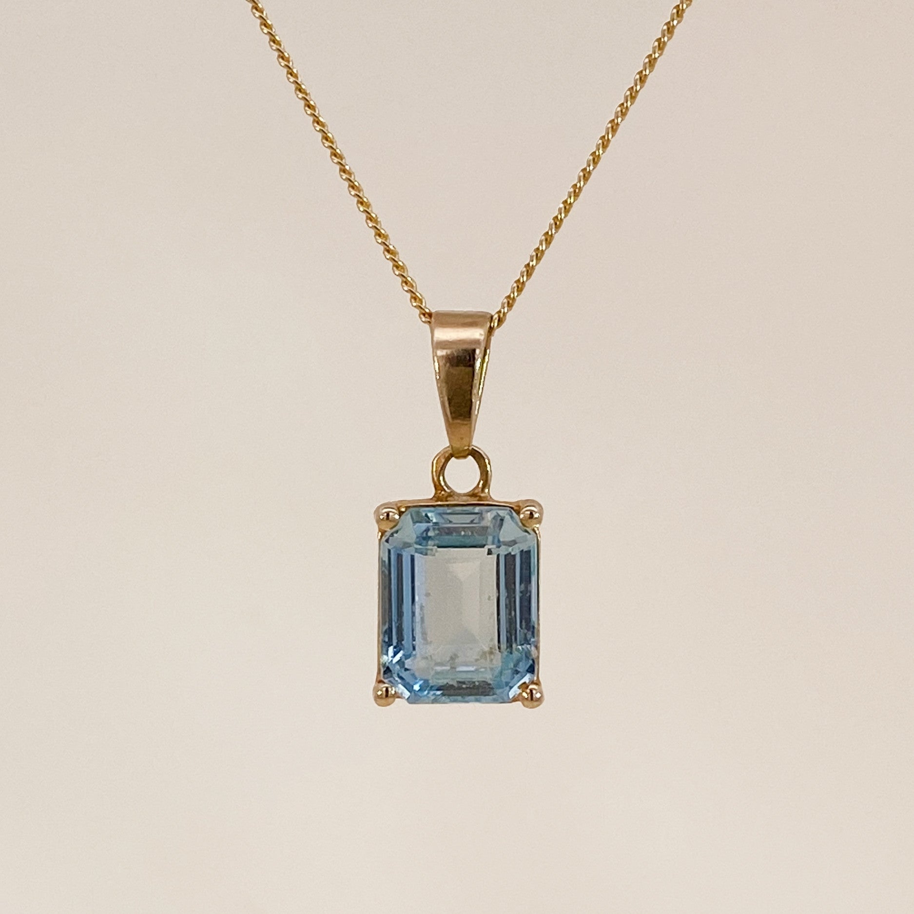 Vintage blue spinel pendant
