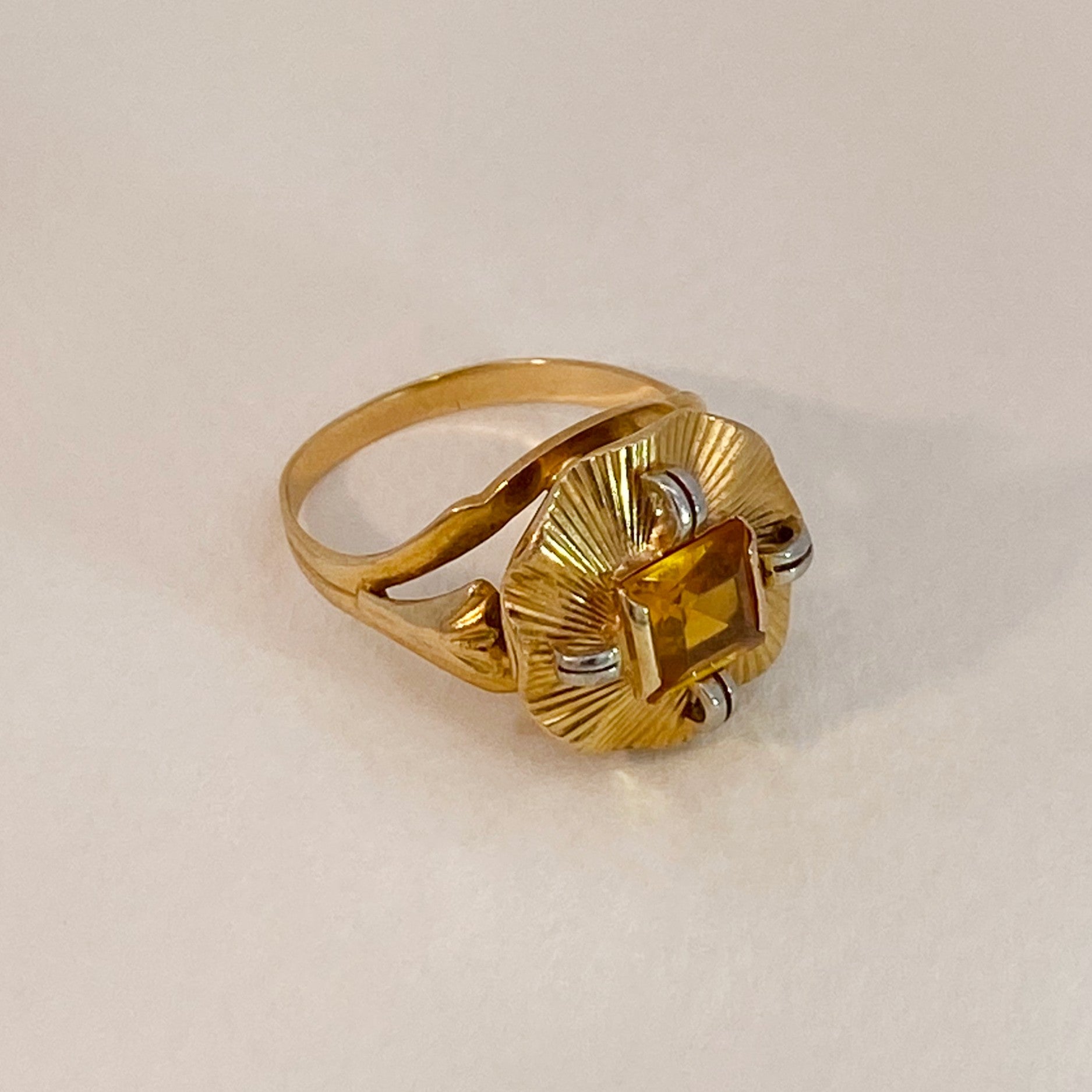 Vintage orange sapphire ring