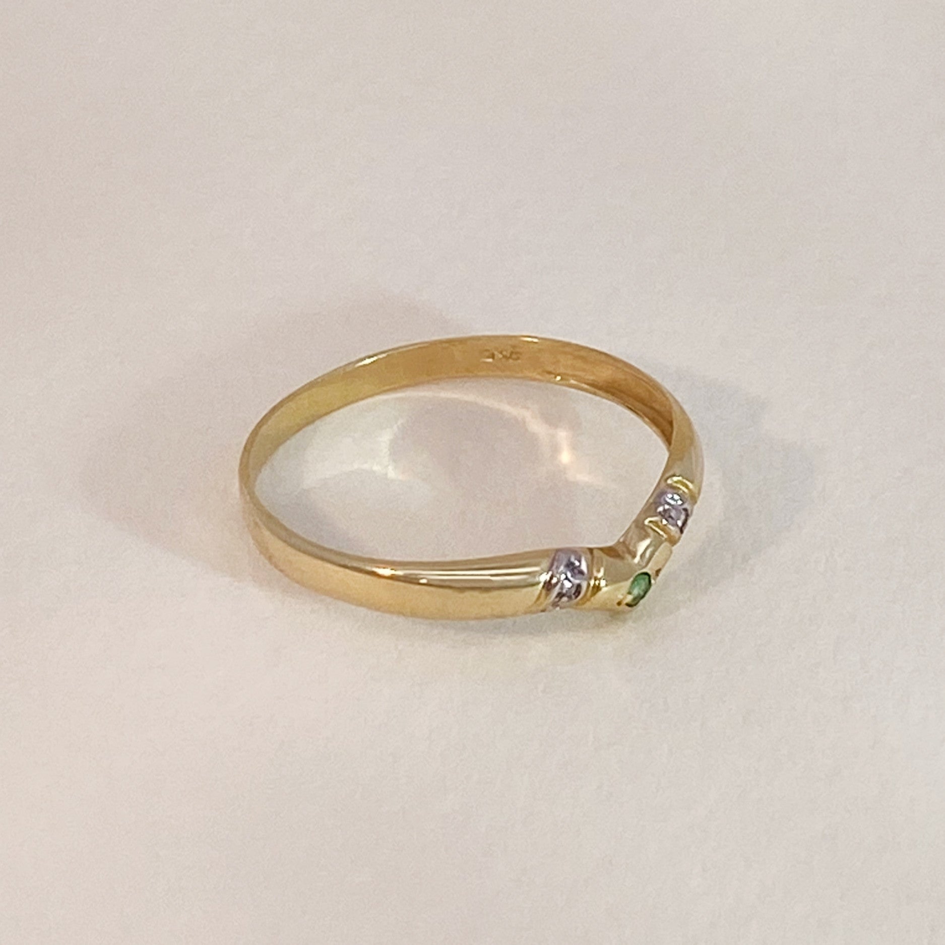 Vintage ring green sapphire diamonds