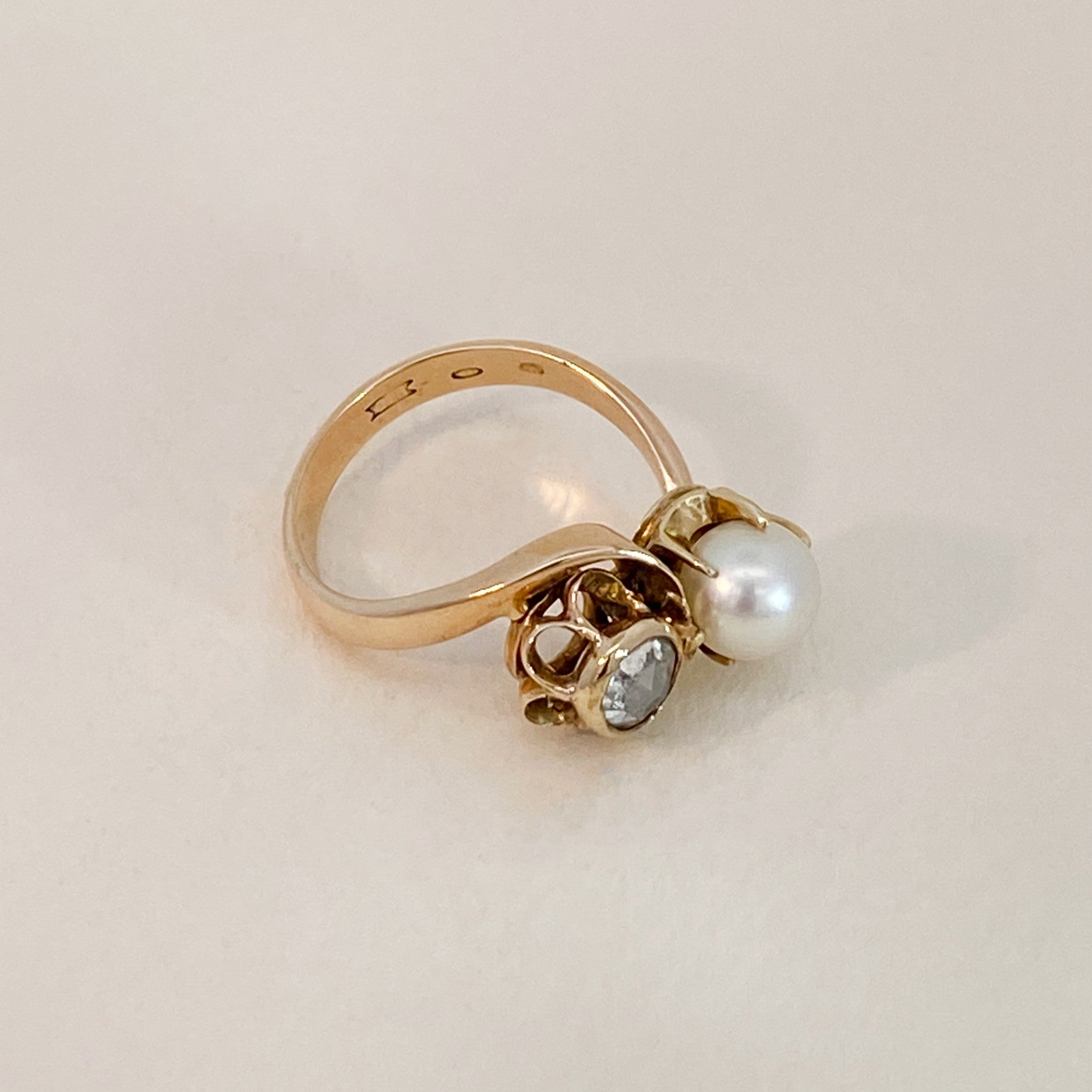 Vintage ring met parel en diamant