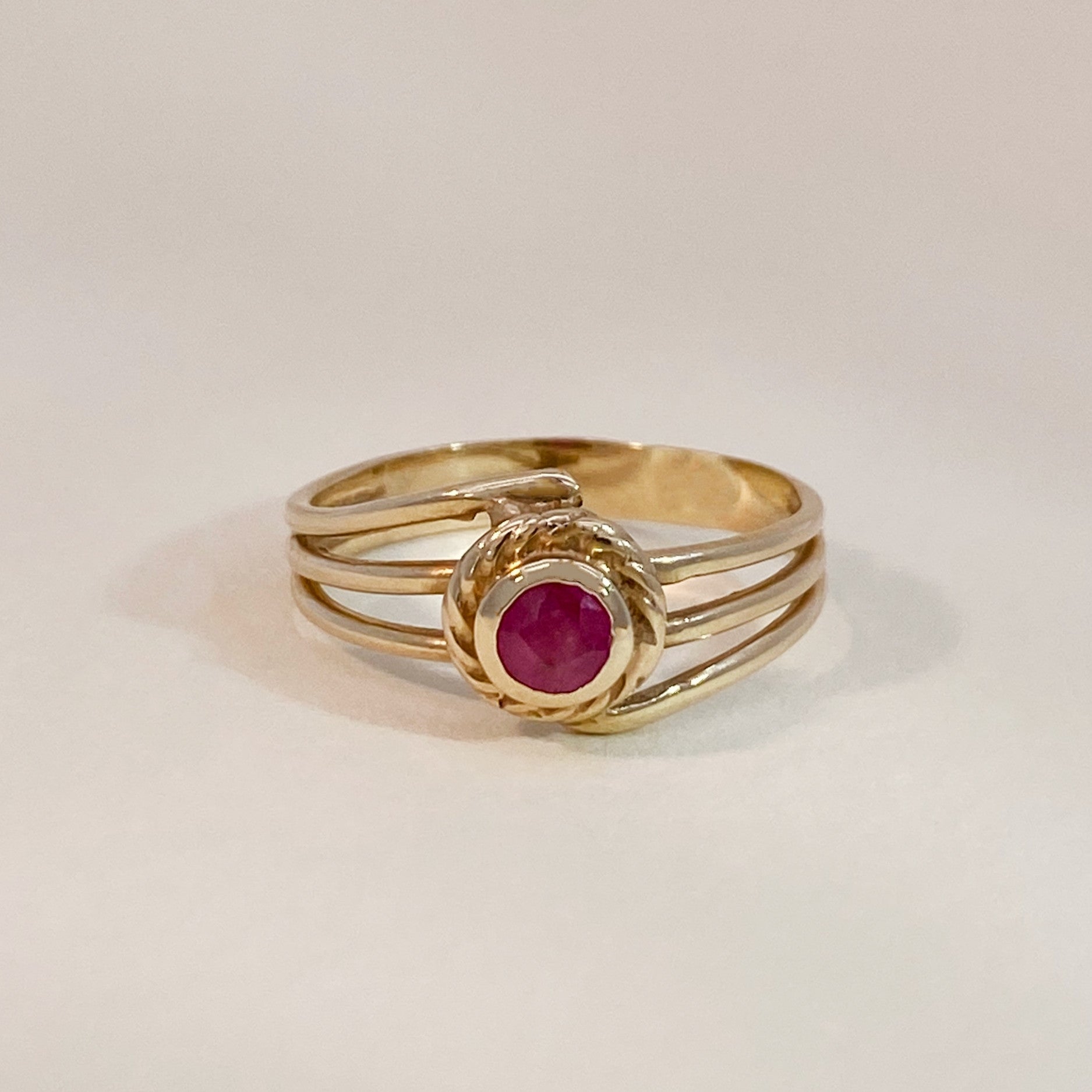 Vintage ring roze saffier