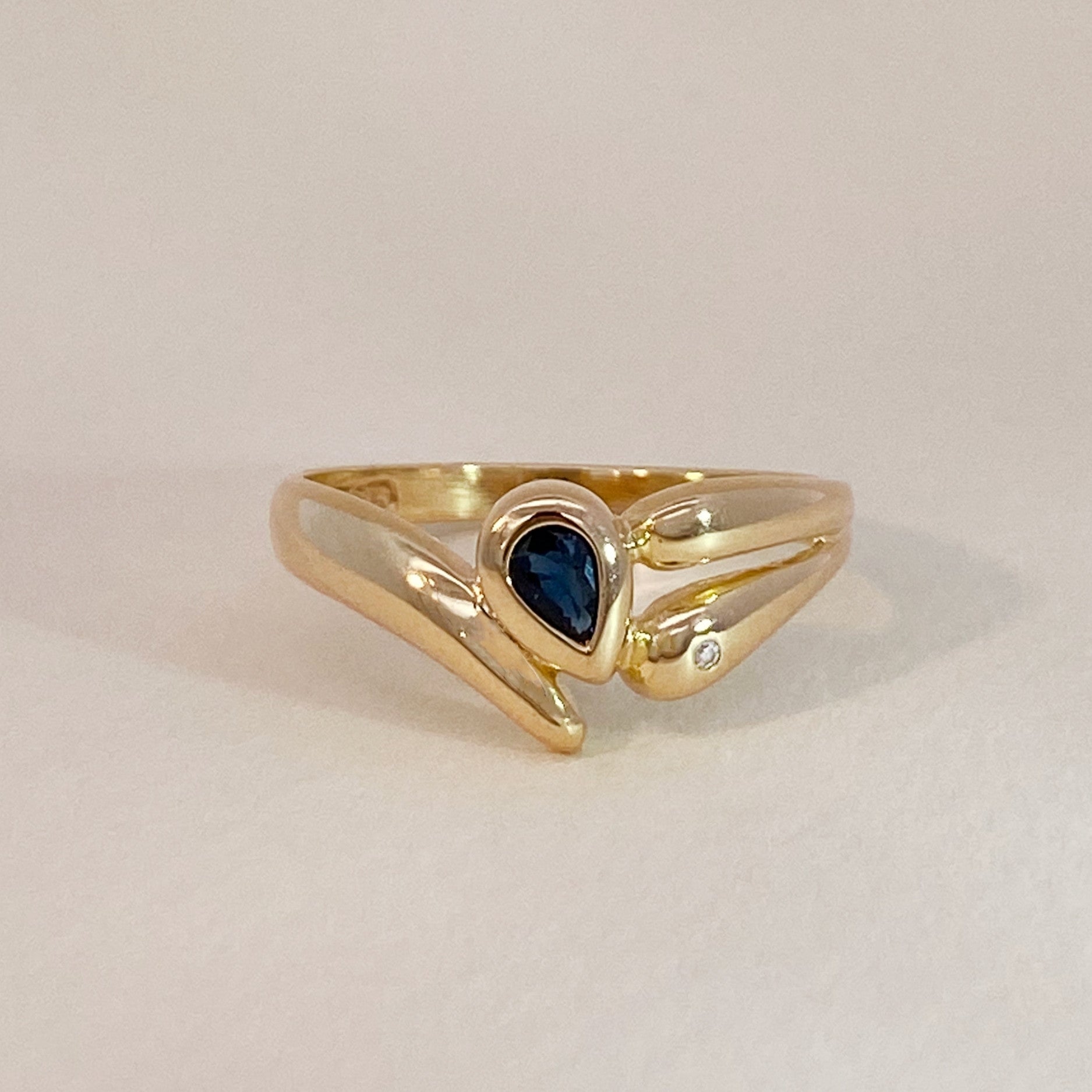 Vintage sapphire drop ring