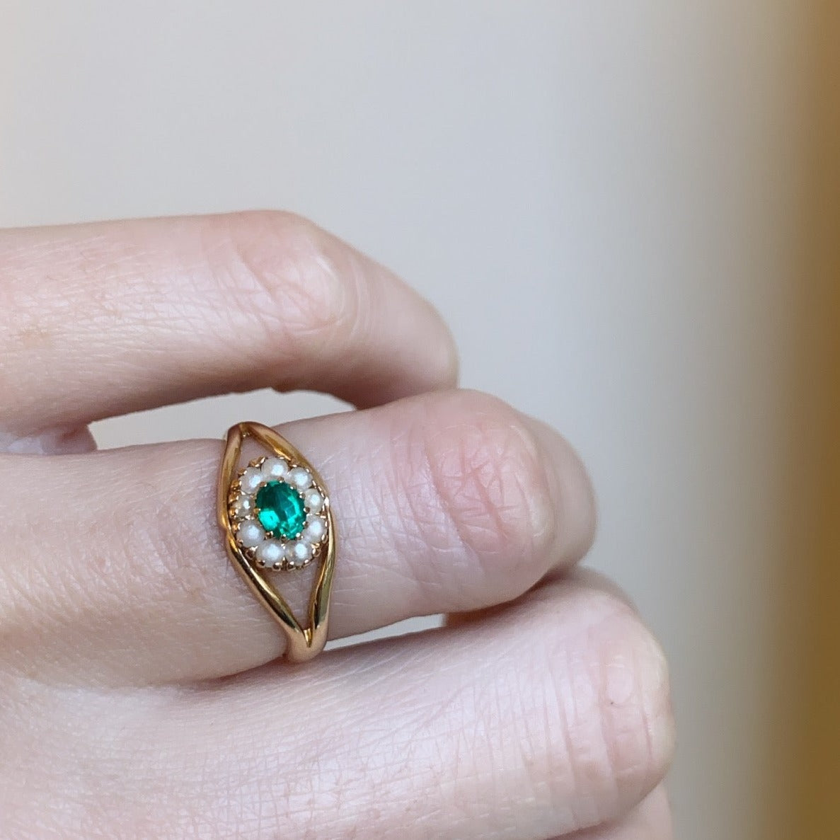 Pearly Flower Emerald Ring | 14k Gold
