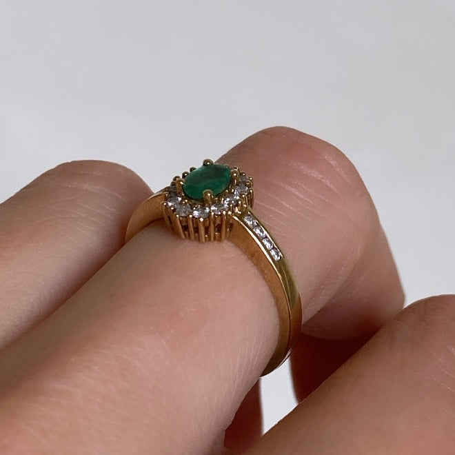 Vintage Emerald & Diamonds Ring