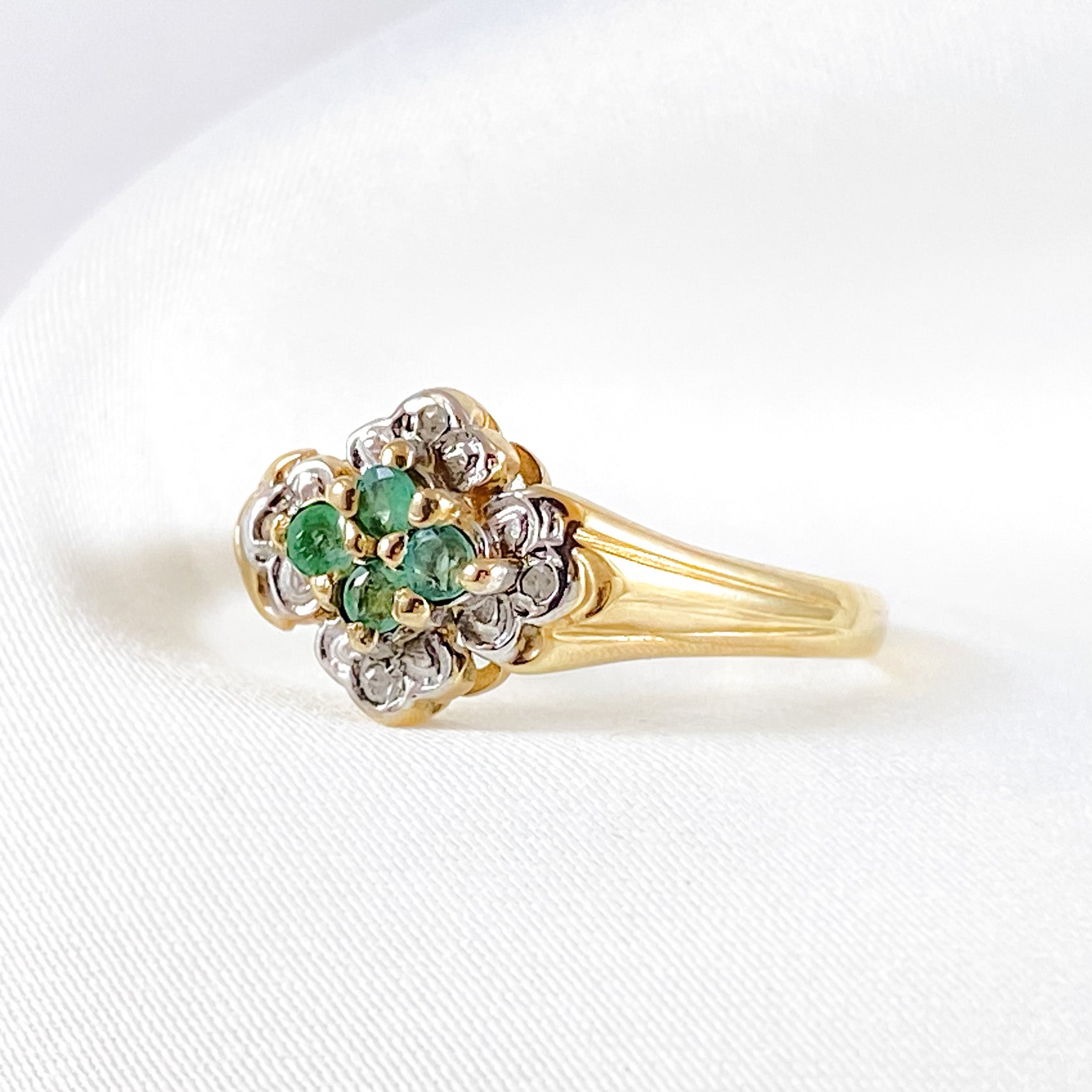 Emerald Clover Ring