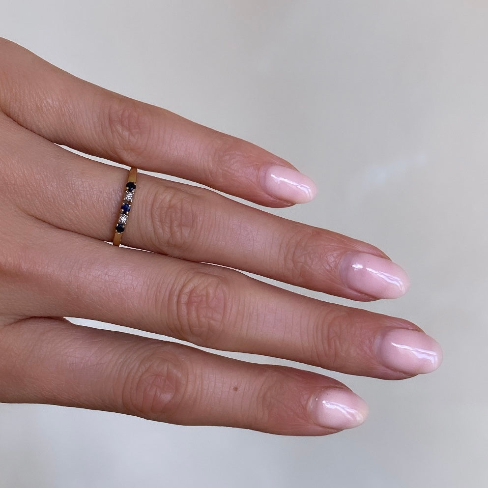 Elegant Sapphire & Diamond Ring