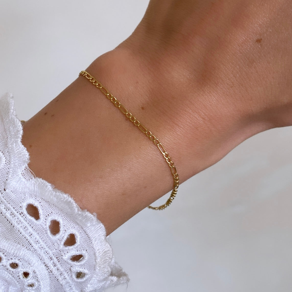 Delicate Figaro bracelet
