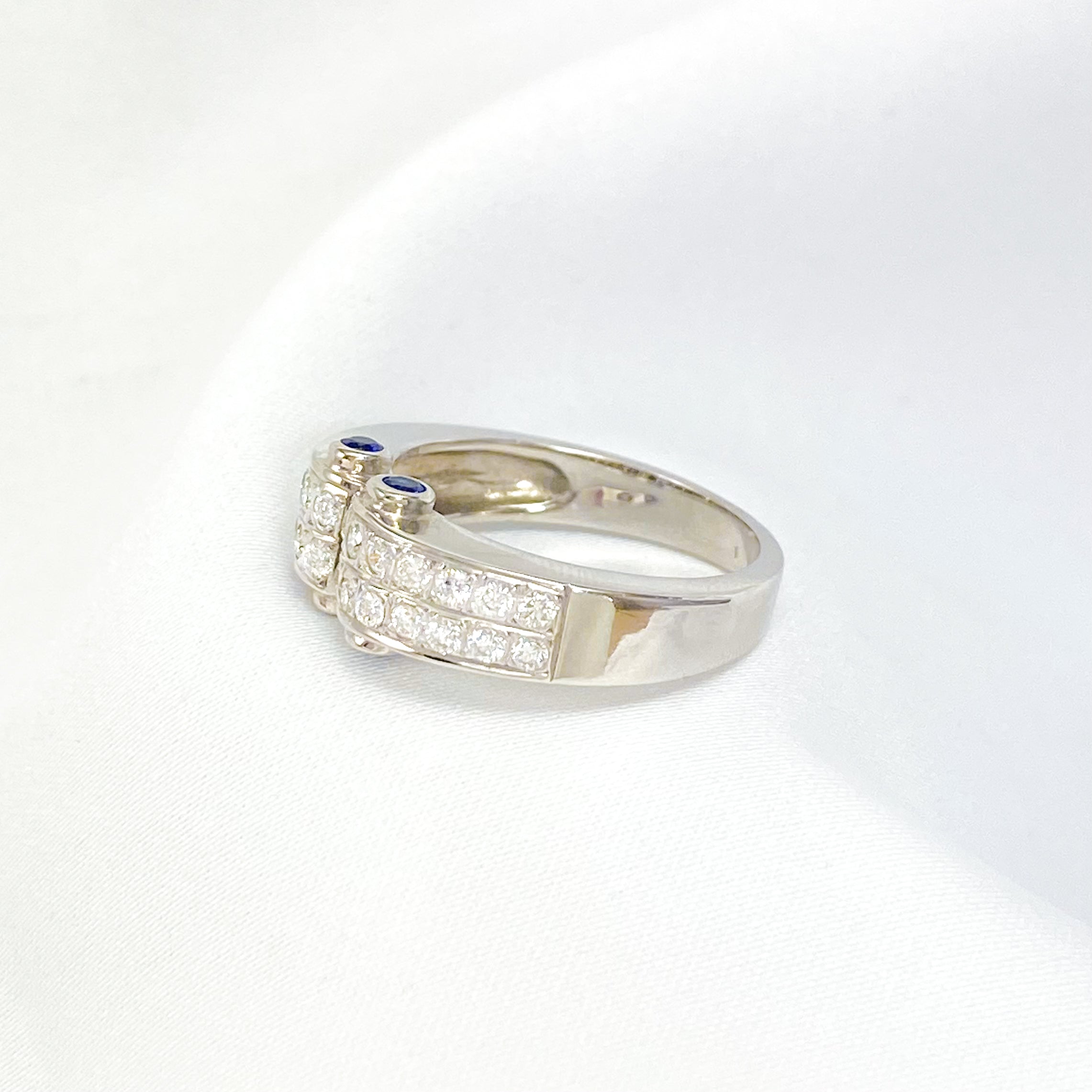 Double Diamond Arche Ring in white gold