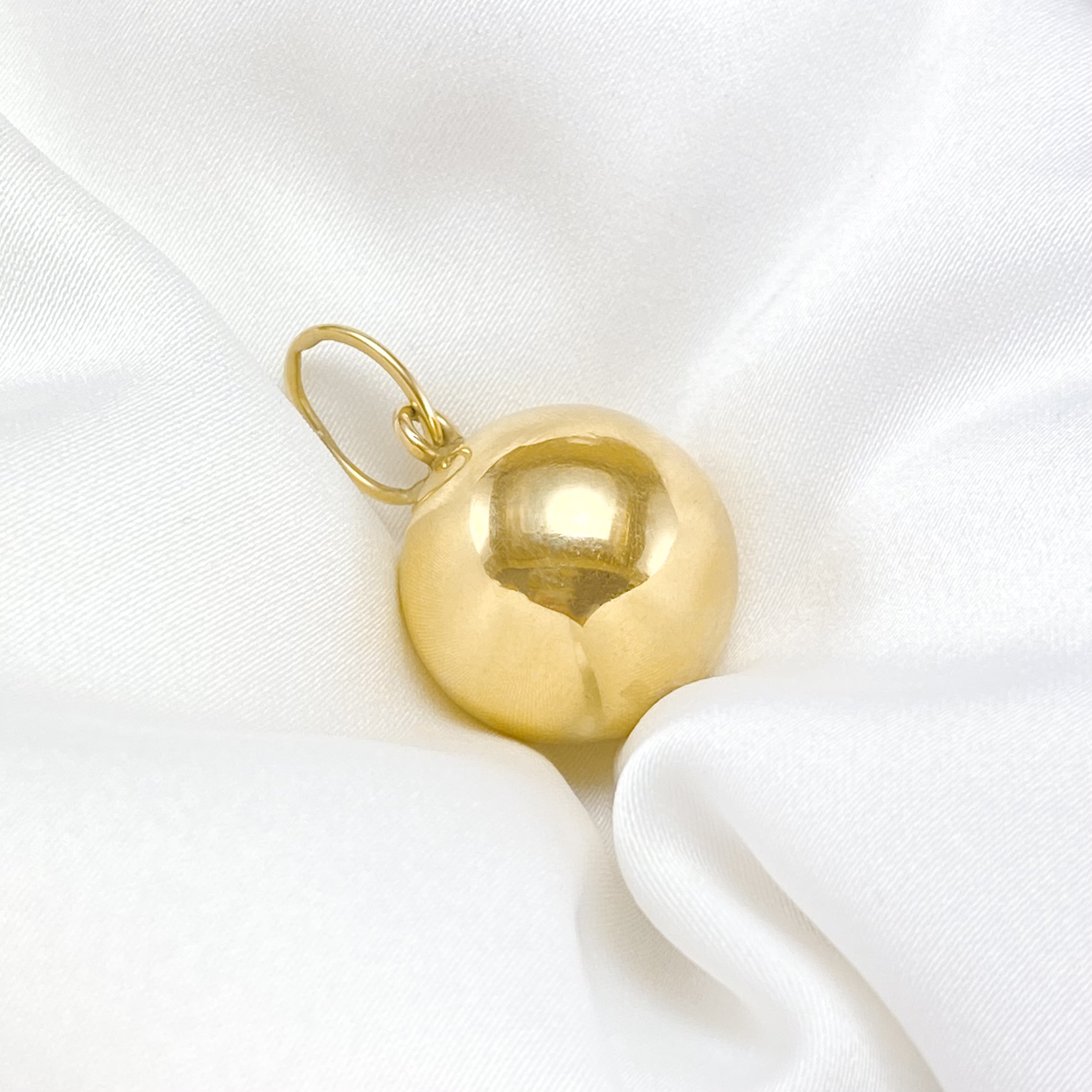 Vintage Golden Ball Pendant XL