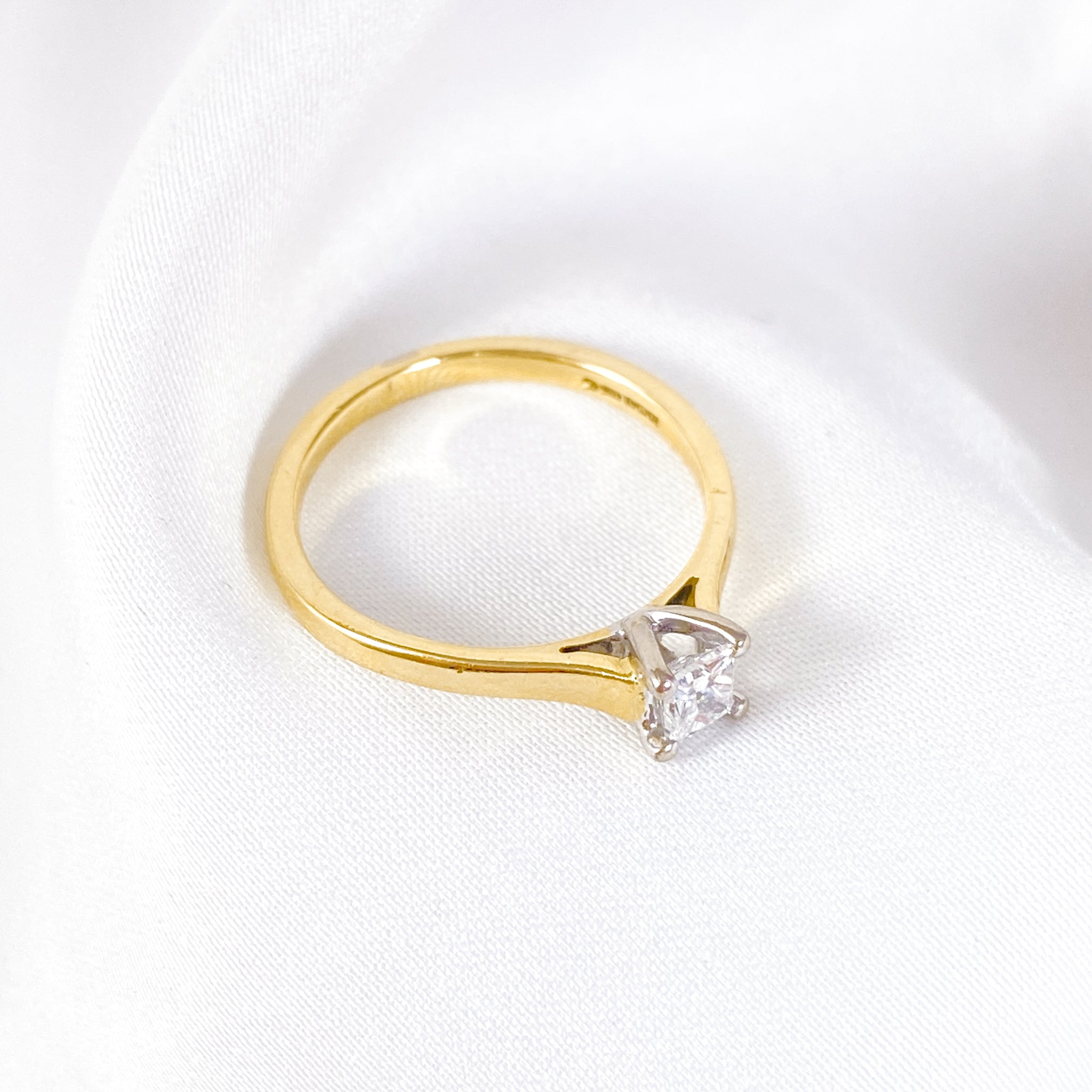 Vintage Solo Diamond Ring