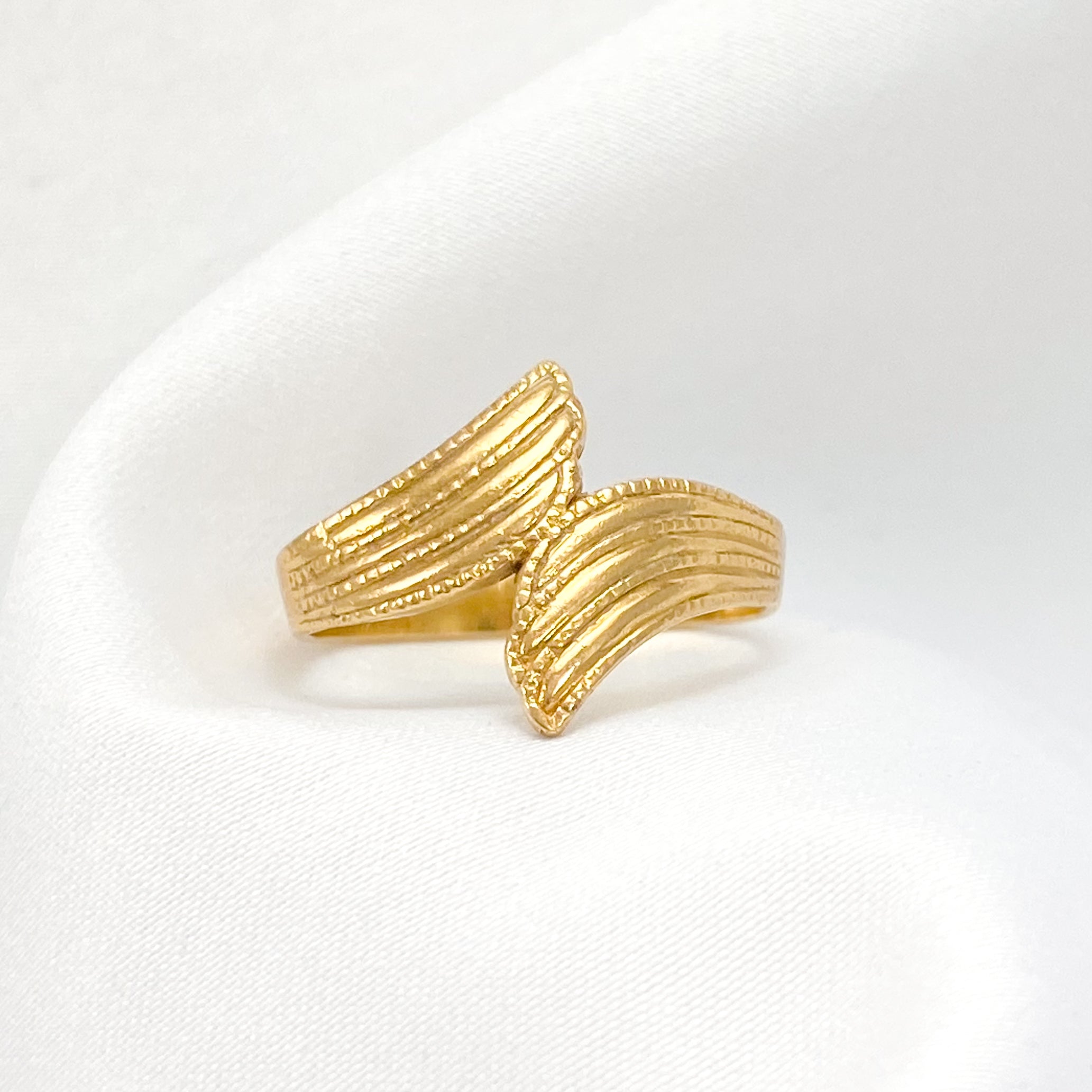 18k Wrapped Wing Ring