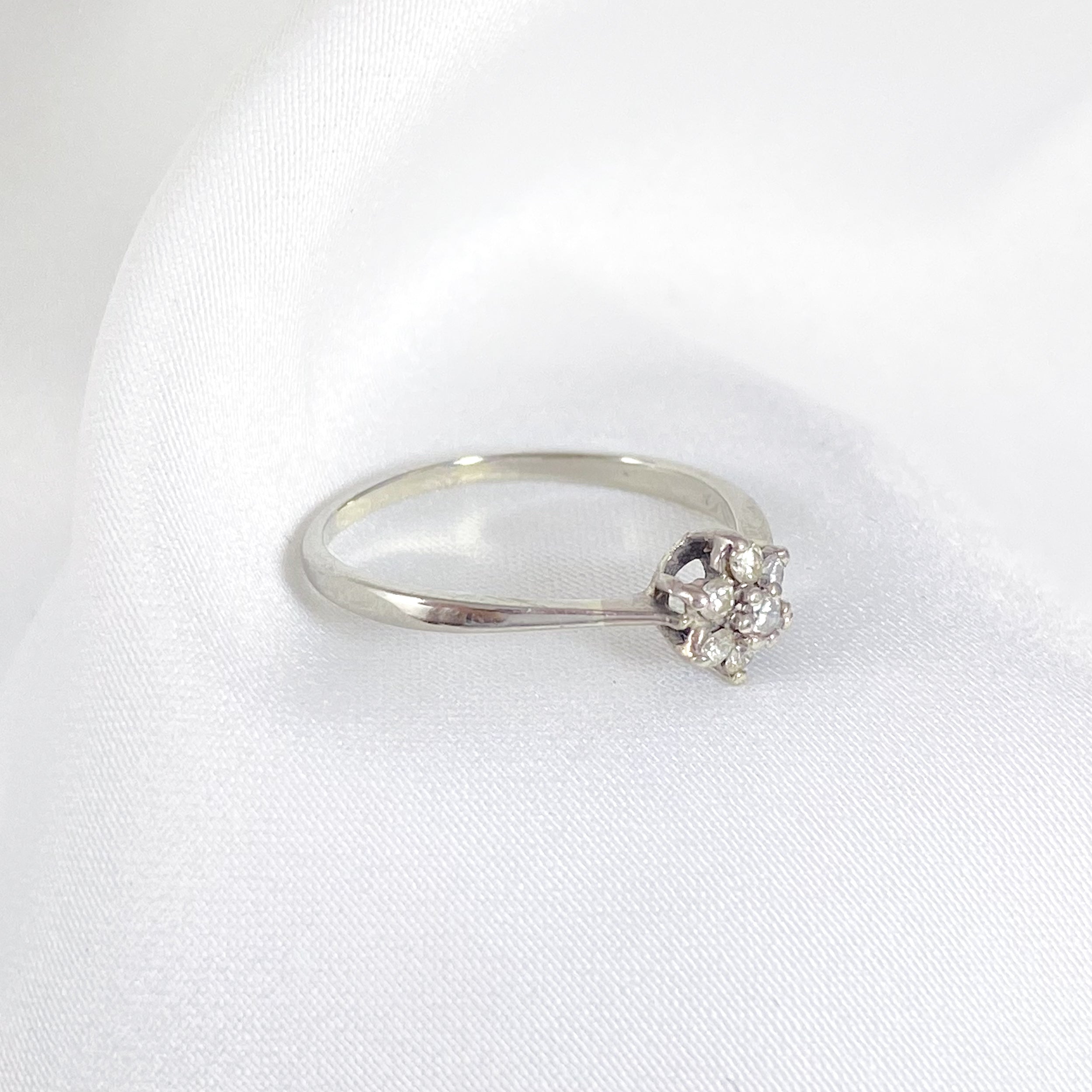 White Golden Diamond Flower Ring