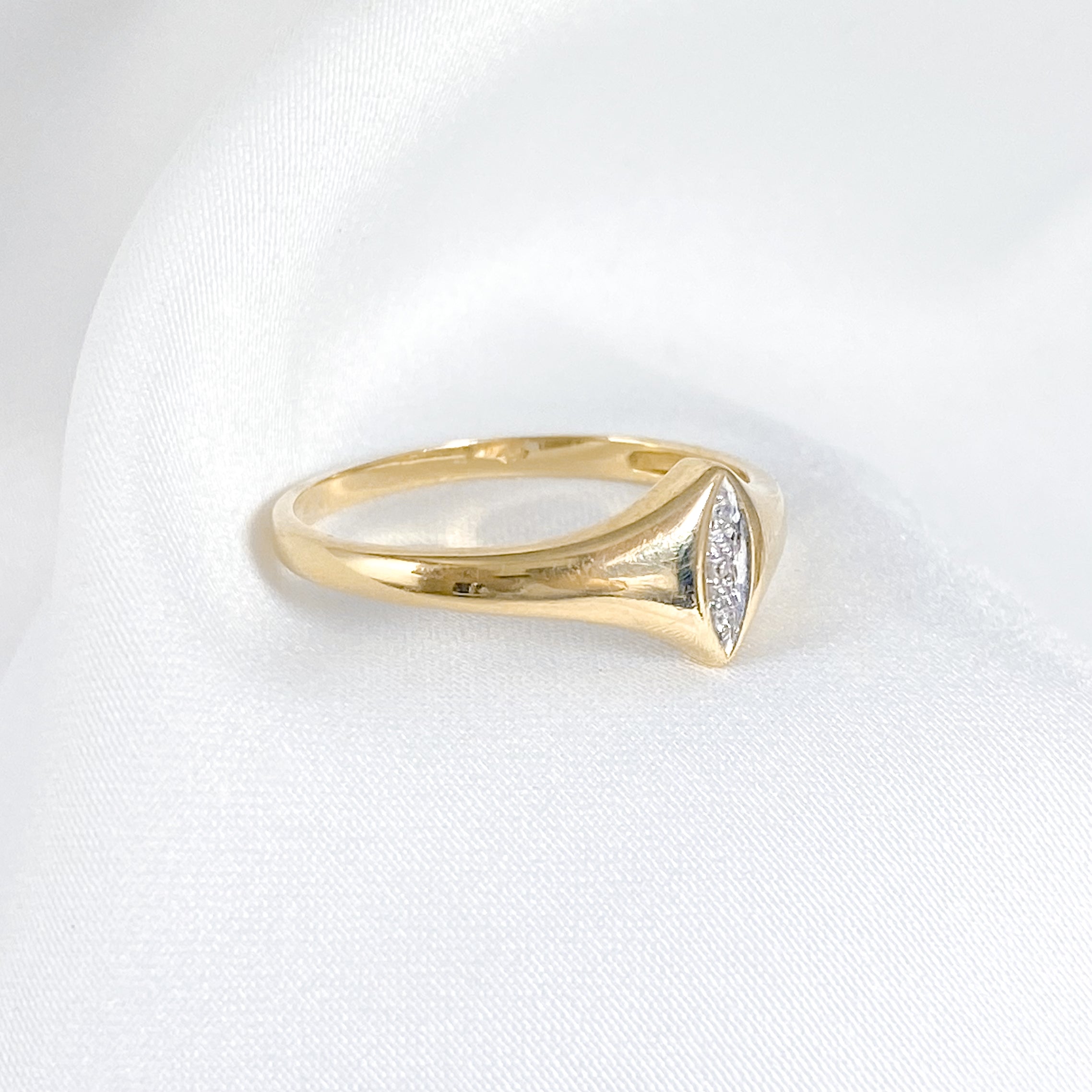 Vintage Diamond Eyed Ring