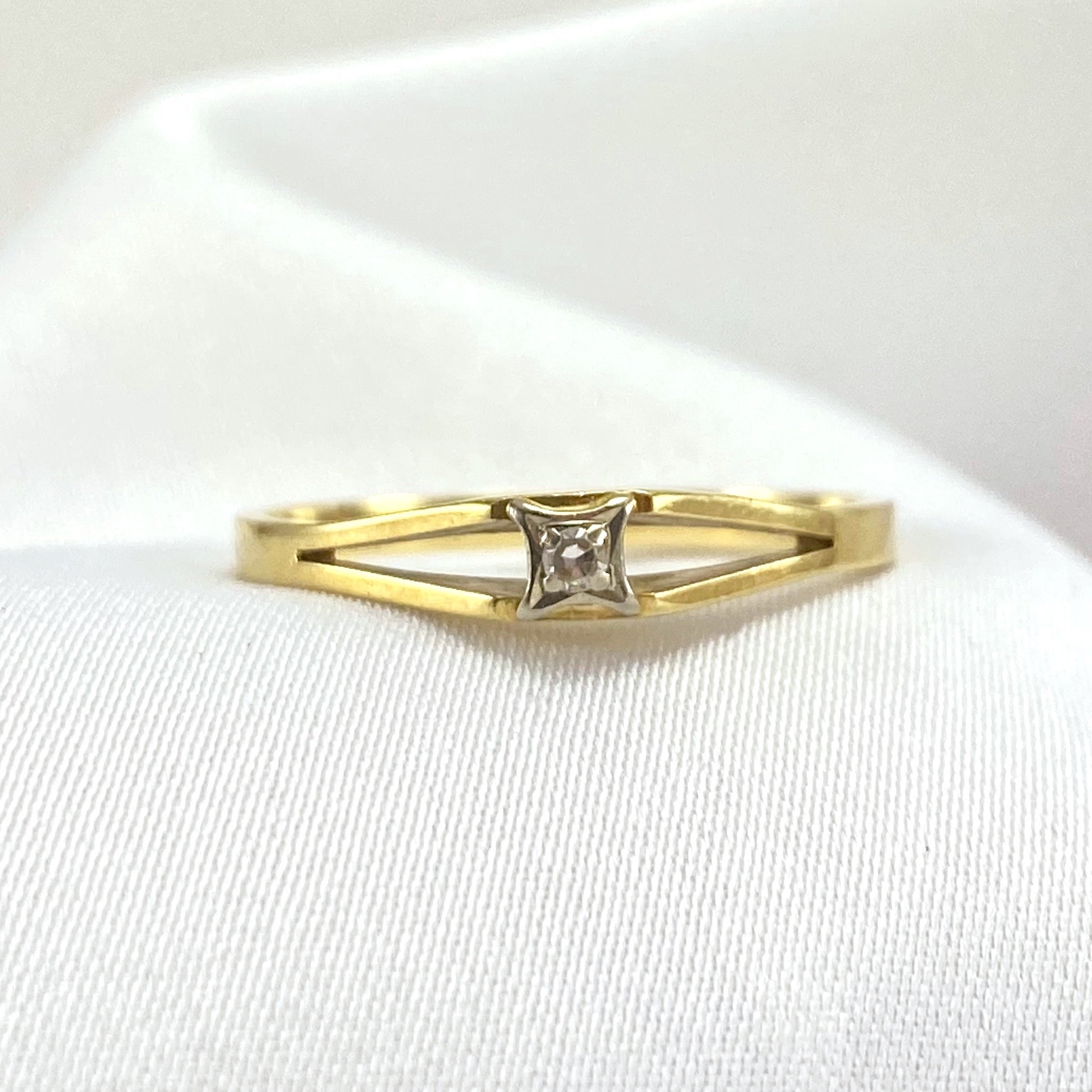 Cut-Out Square Diamond Ring